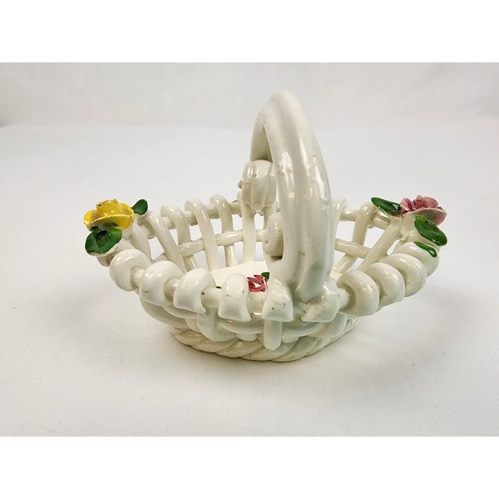 VINTAGE Italian Hand Painted Roses/Floral Porcelain Lattice Basket‎ with Handle